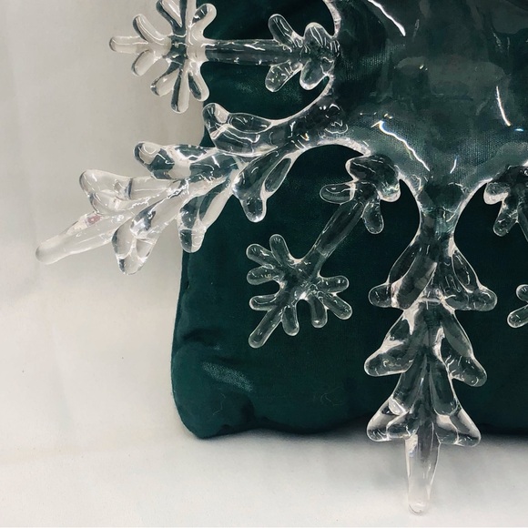 Large Clear Acrylic Snowflake - Picture 4 of 16